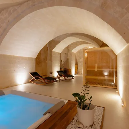 Endea & Lounge 4* マテーラ