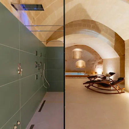 Endea & Lounge 4*