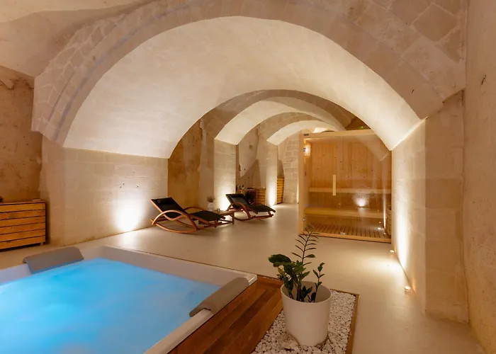 Endea & Lounge 4* Matera