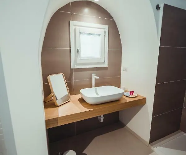 Endea & Lounge Bed and Breakfast 4*